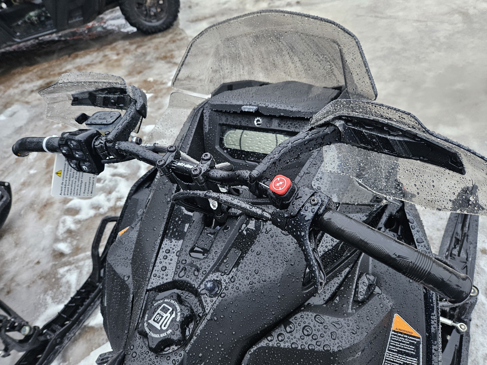 2024 Ski-Doo MXZ Adrenaline with Blizzard Package 137 600R E-TEC ES Ice Ripper XT 1.25 in Munising, Michigan - Photo 4