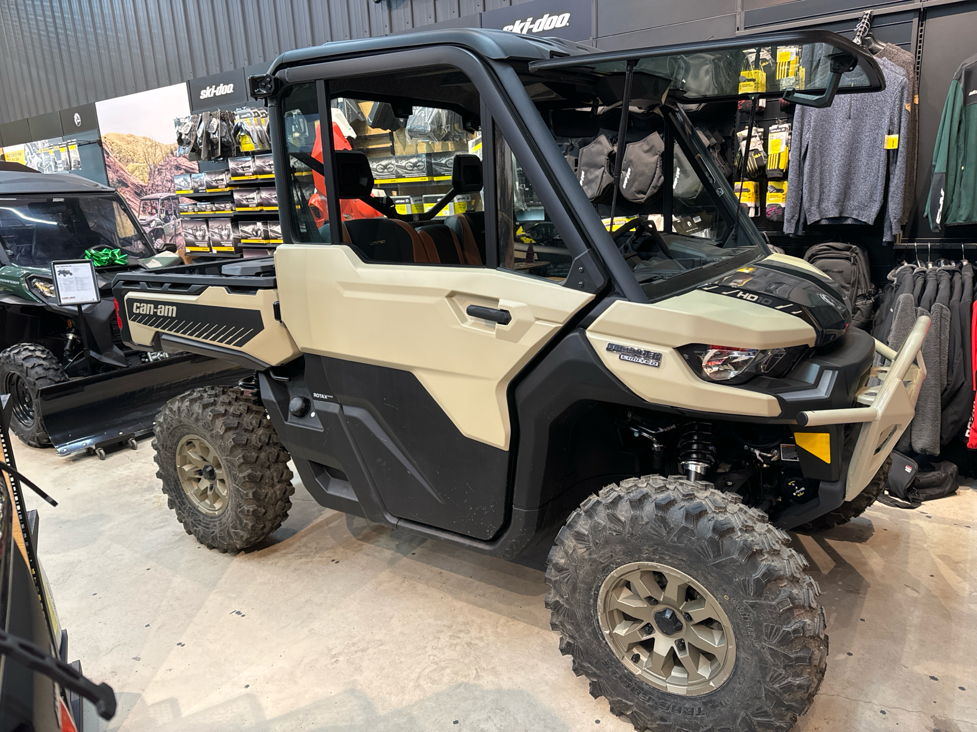 2024 Can-Am Defender Limited in Munising, Michigan - Photo 2