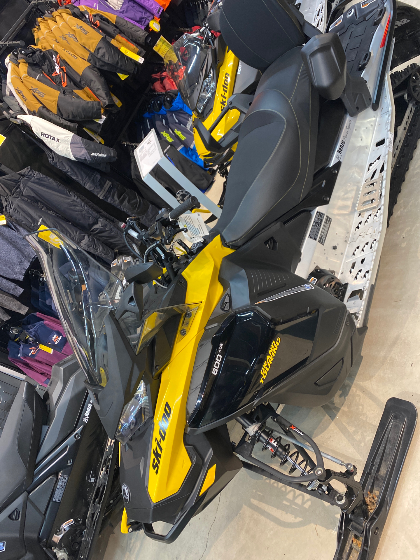 2023 Ski-Doo Grand Touring Sport 600 ACE ES Silent Track II 1.25 in Munising, Michigan - Photo 3