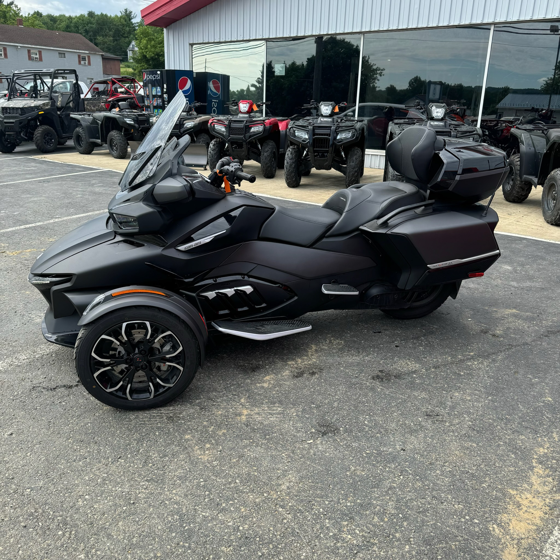 2023 Can-Am Spyder RT Limited in Corry, Pennsylvania - Photo 2