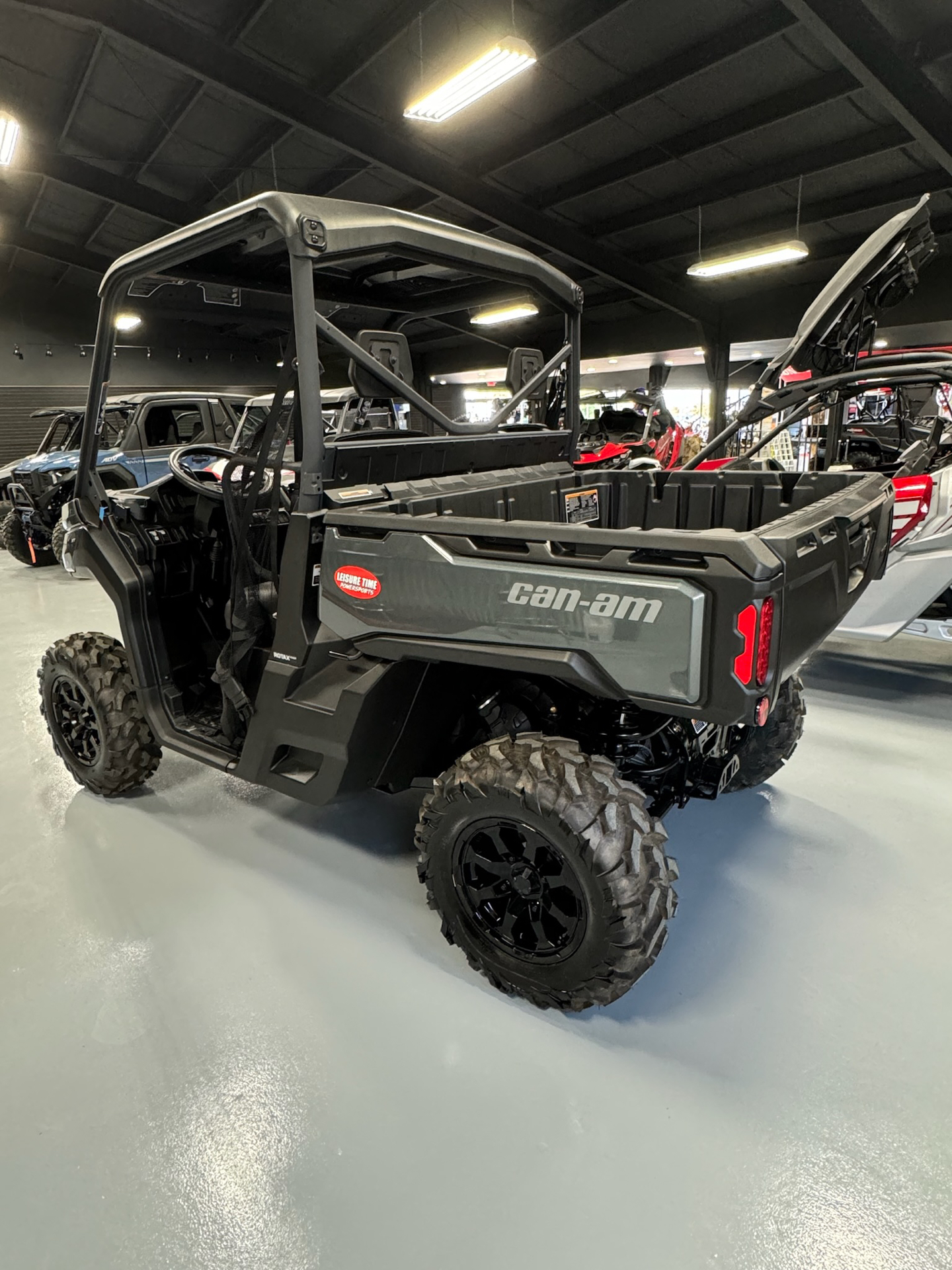 2024 Can-Am Defender XT HD10 in Corry, Pennsylvania - Photo 3