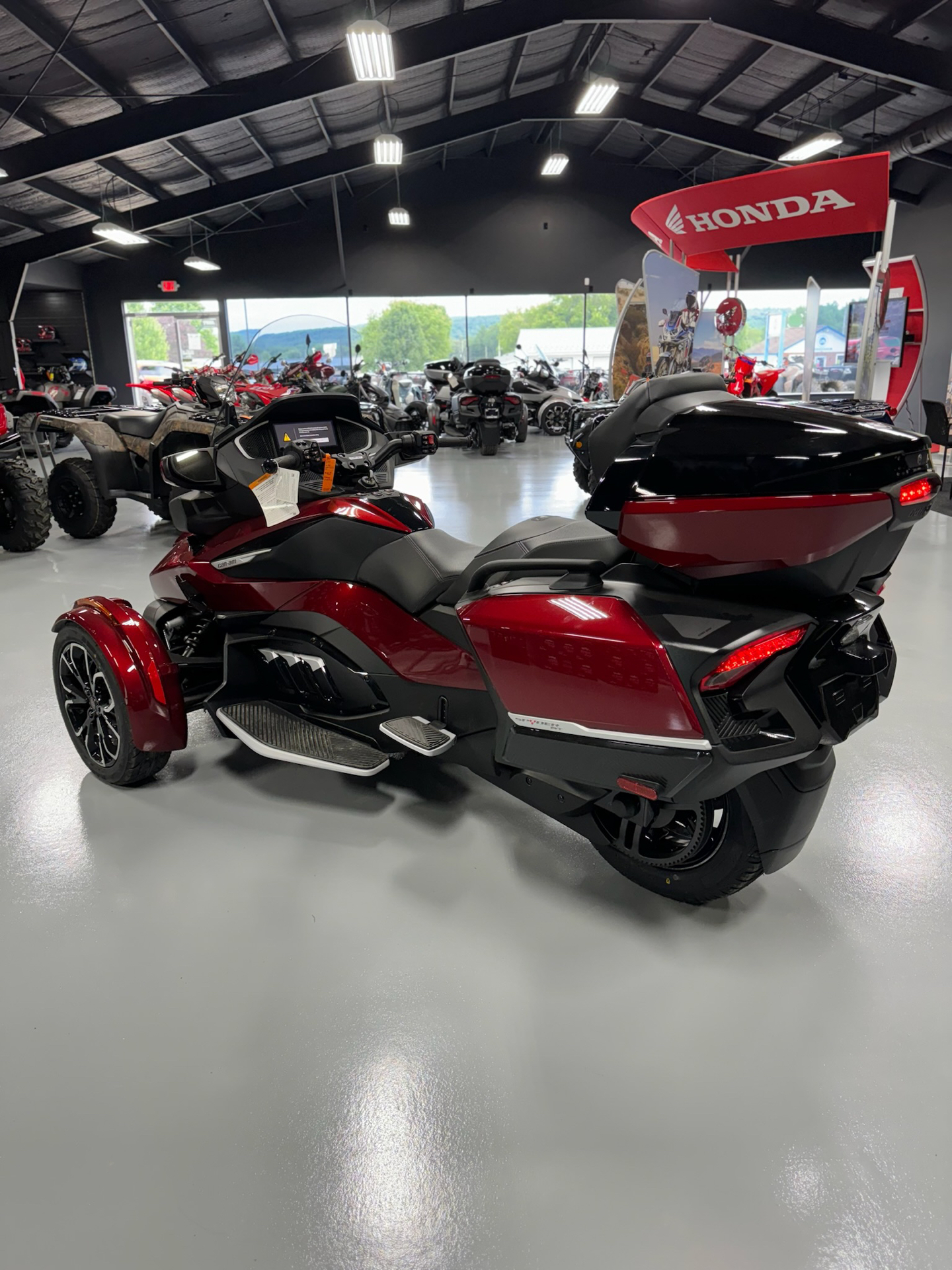 2024 Can-Am Spyder RT Limited in Corry, Pennsylvania - Photo 3