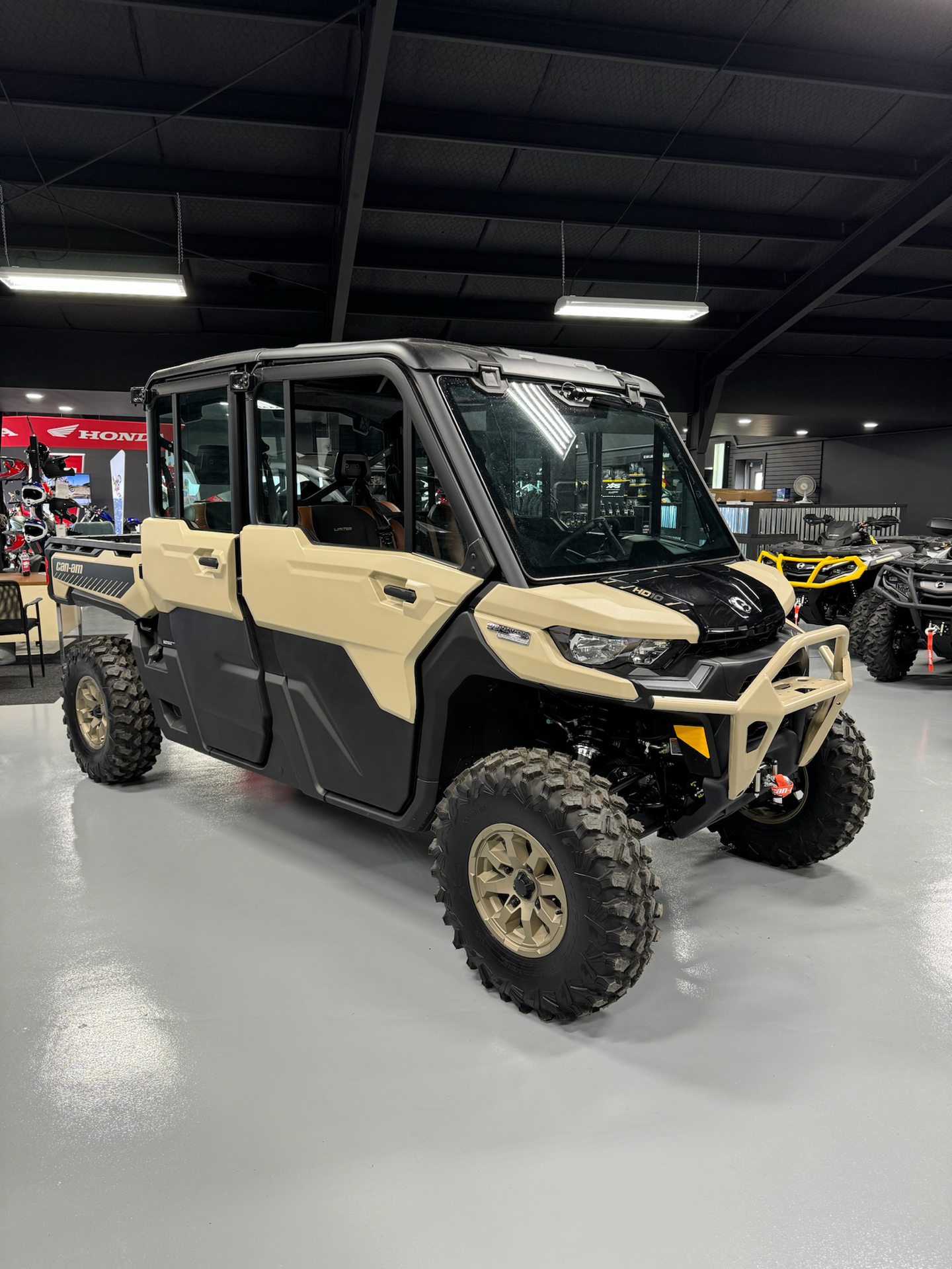 2024 Can-Am Defender MAX Limited in Corry, Pennsylvania - Photo 7