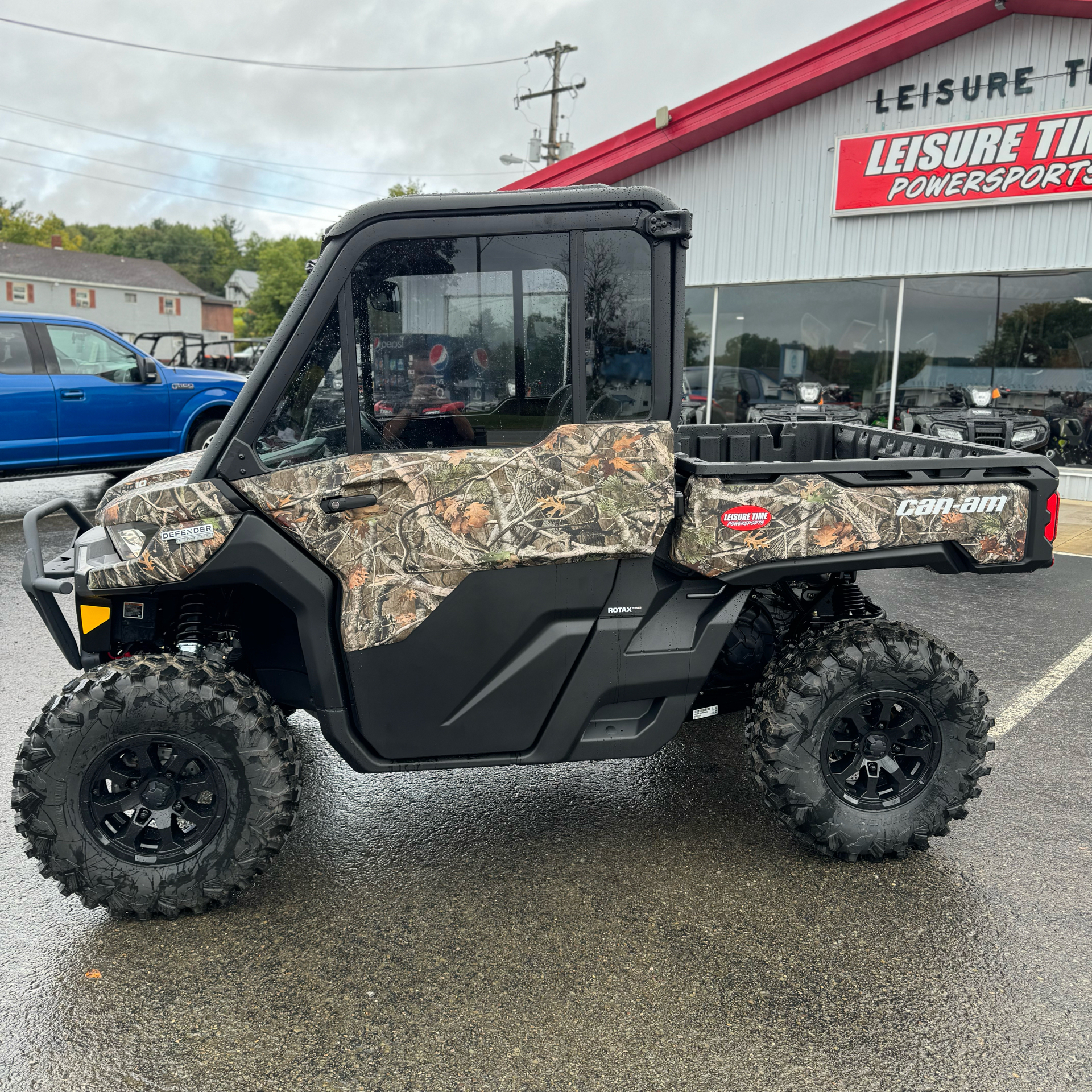 2025 Can-Am Defender Limited in Corry, Pennsylvania - Photo 2