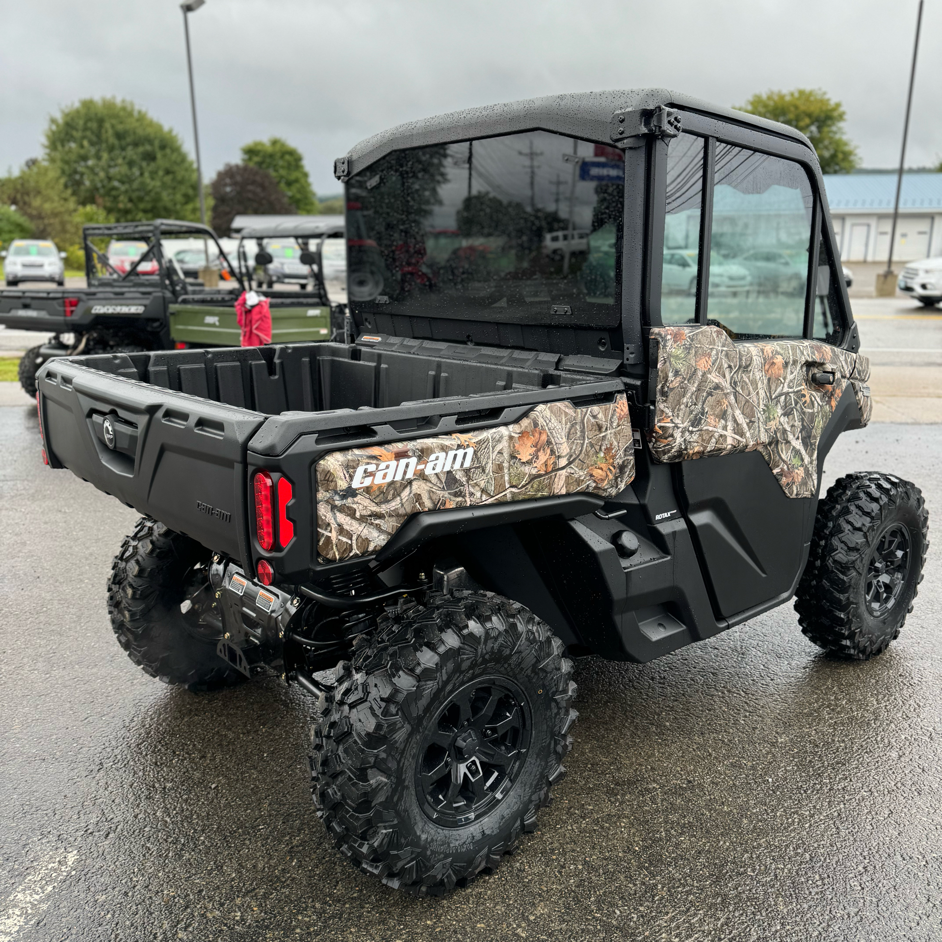 2025 Can-Am Defender Limited in Corry, Pennsylvania - Photo 5