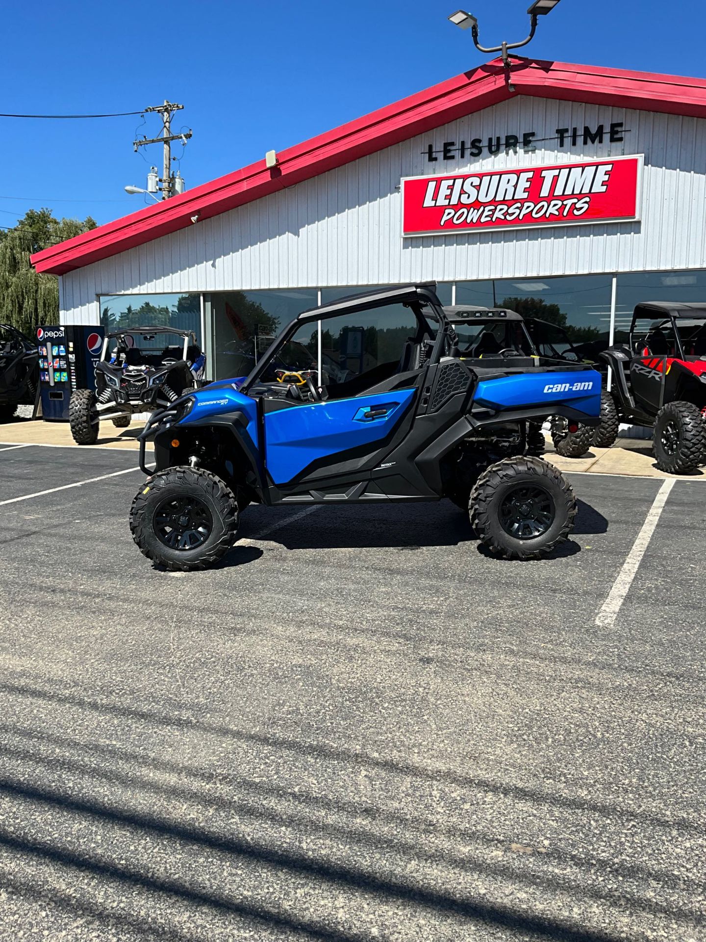 2023 Can-Am Commander XT 1000R in Corry, Pennsylvania - Photo 2