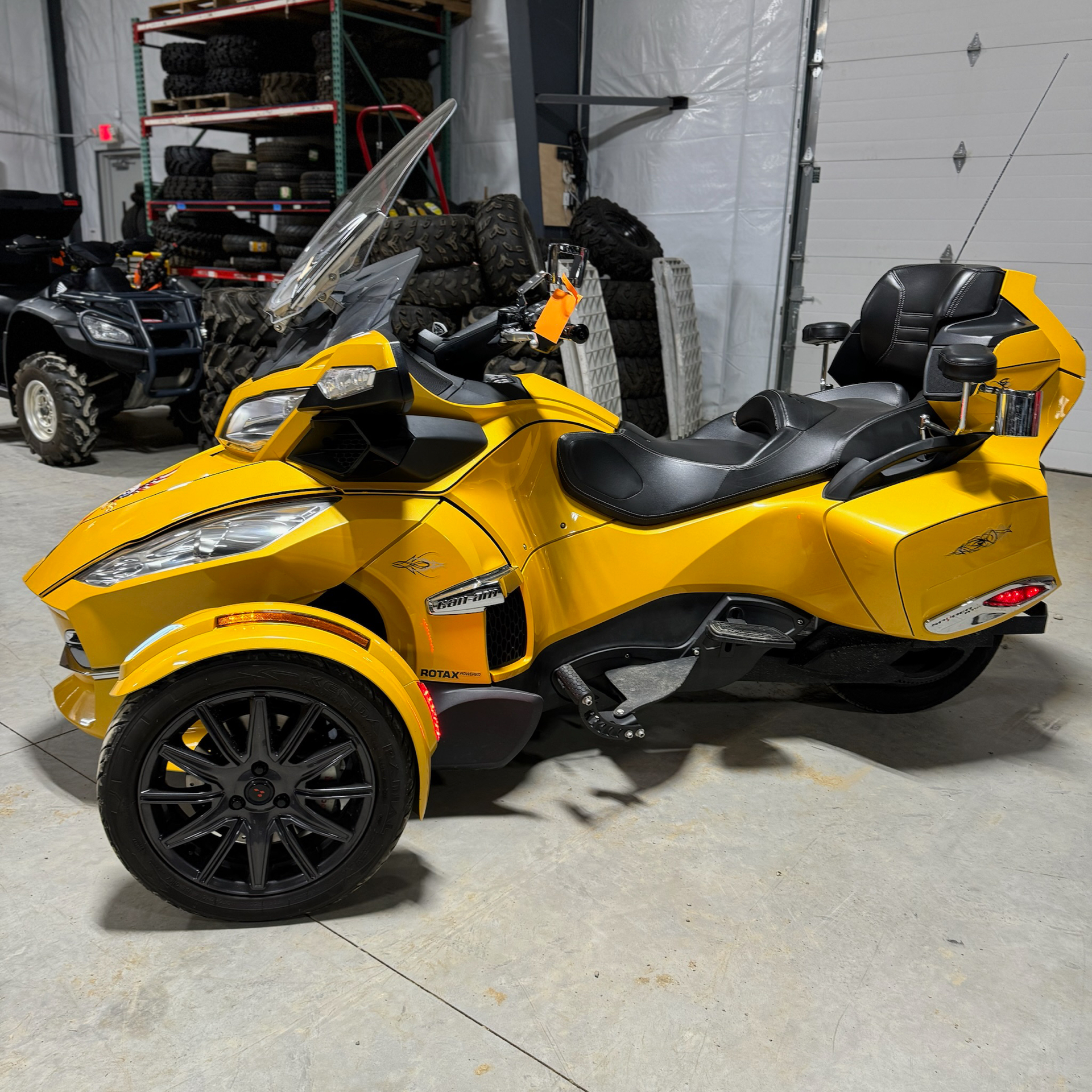 2013 Can-Am Spyder® RT-S SM5 in Corry, Pennsylvania - Photo 2