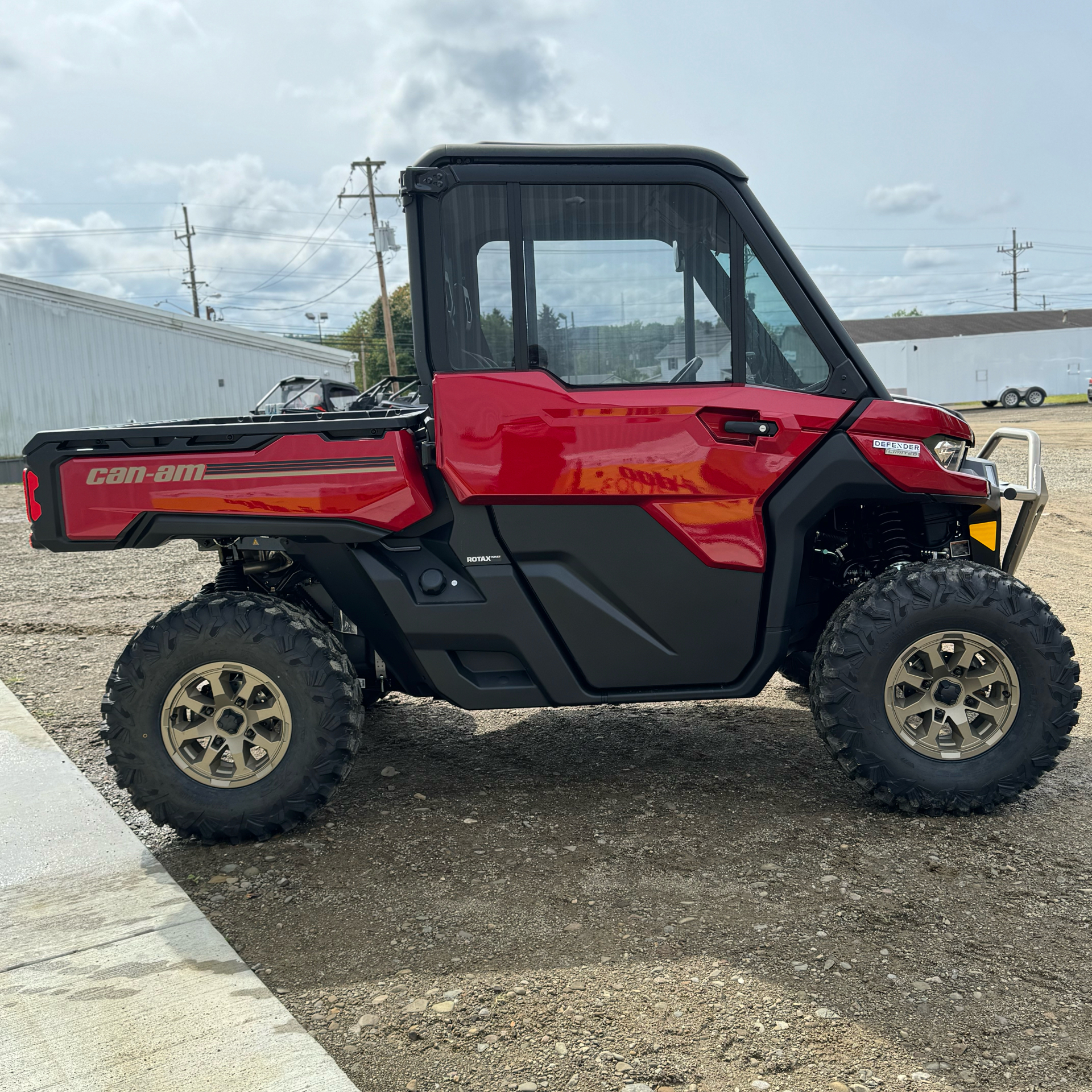 2025 Can-Am Defender Limited in Corry, Pennsylvania - Photo 6