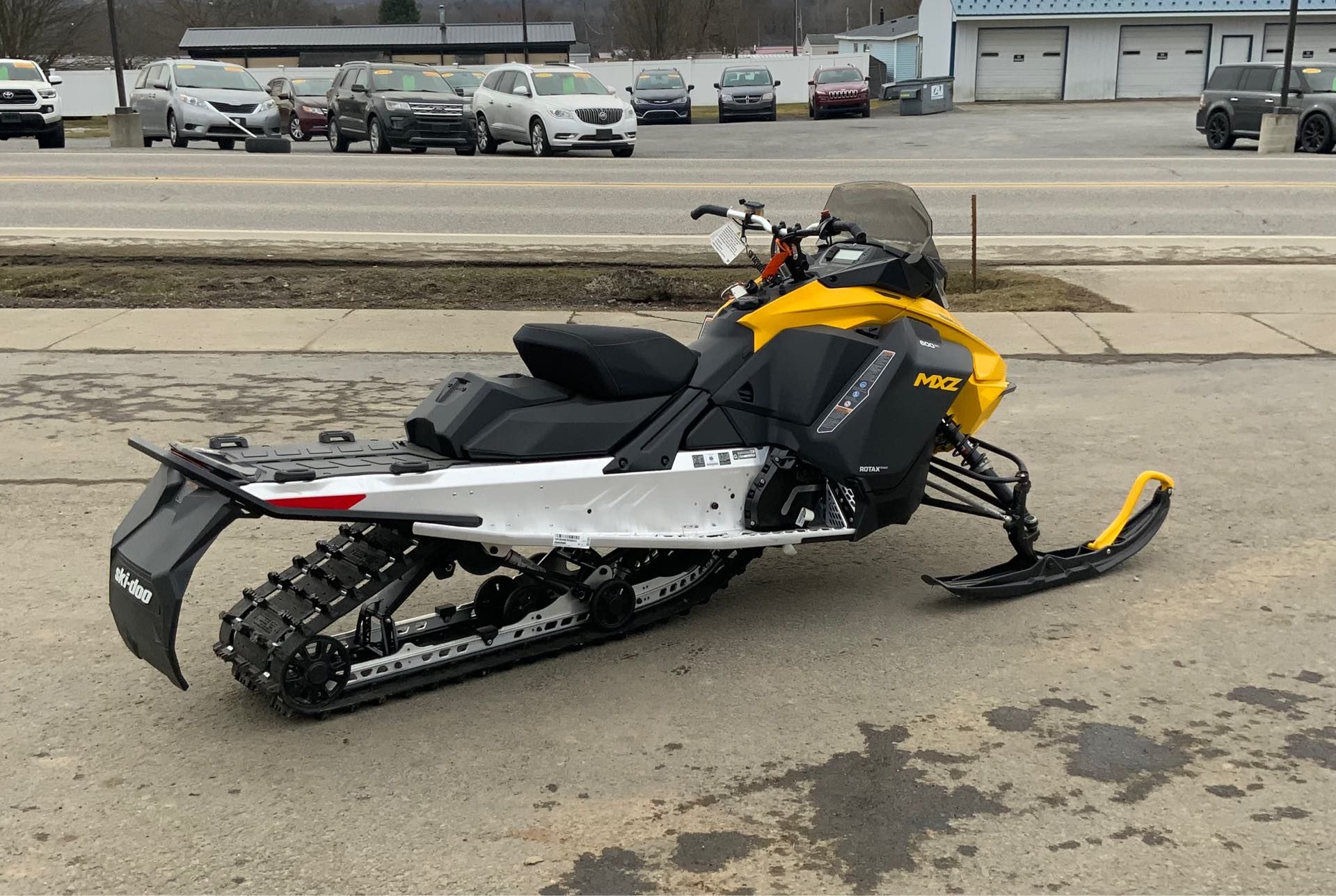 2024 Ski-Doo MXZ Sport 137 600 EFI ES RipSaw 1.25 in Corry, Pennsylvania - Photo 5