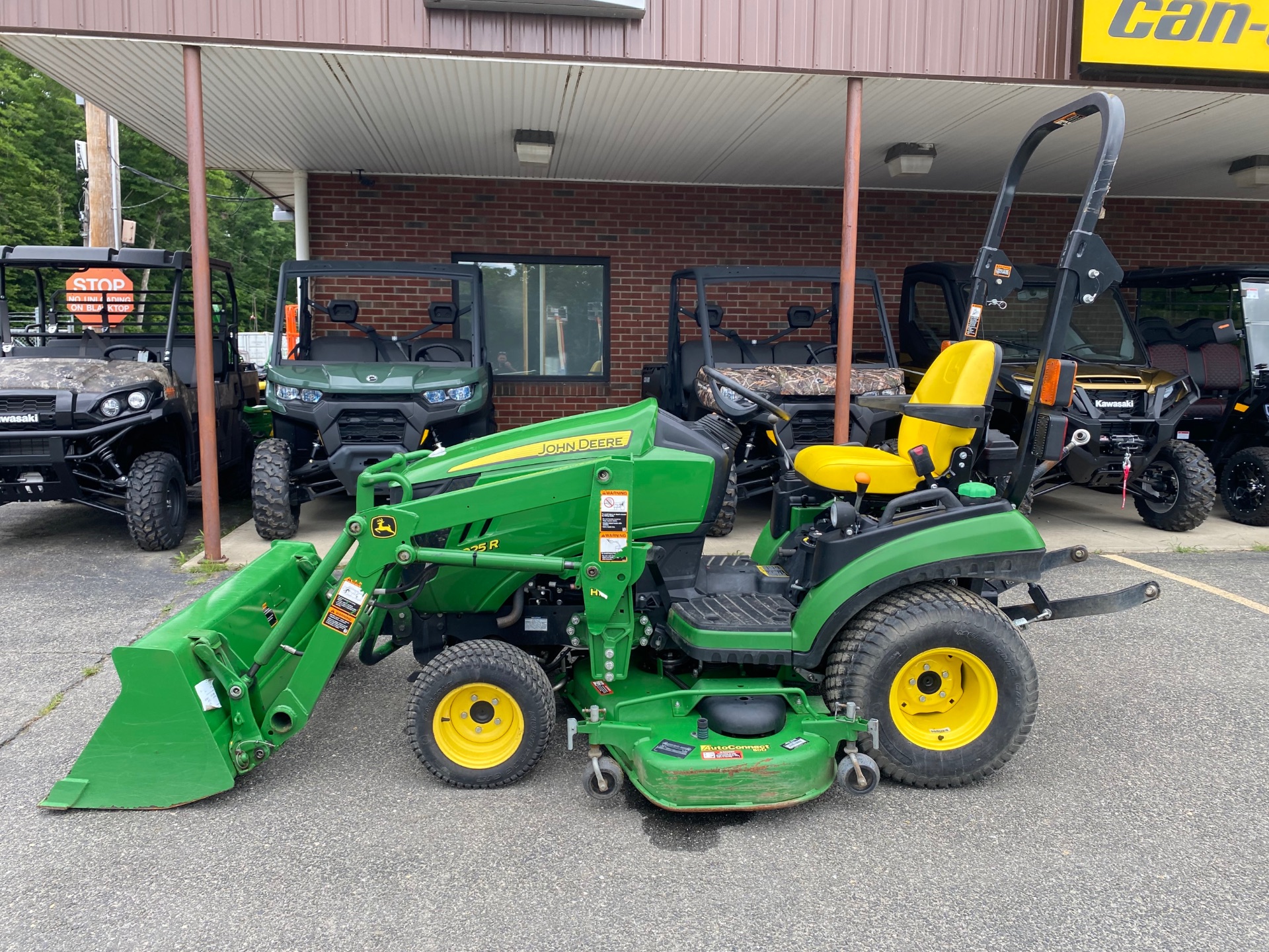 2016 John Deere 1025R in Pittsfield, Massachusetts - Photo 1