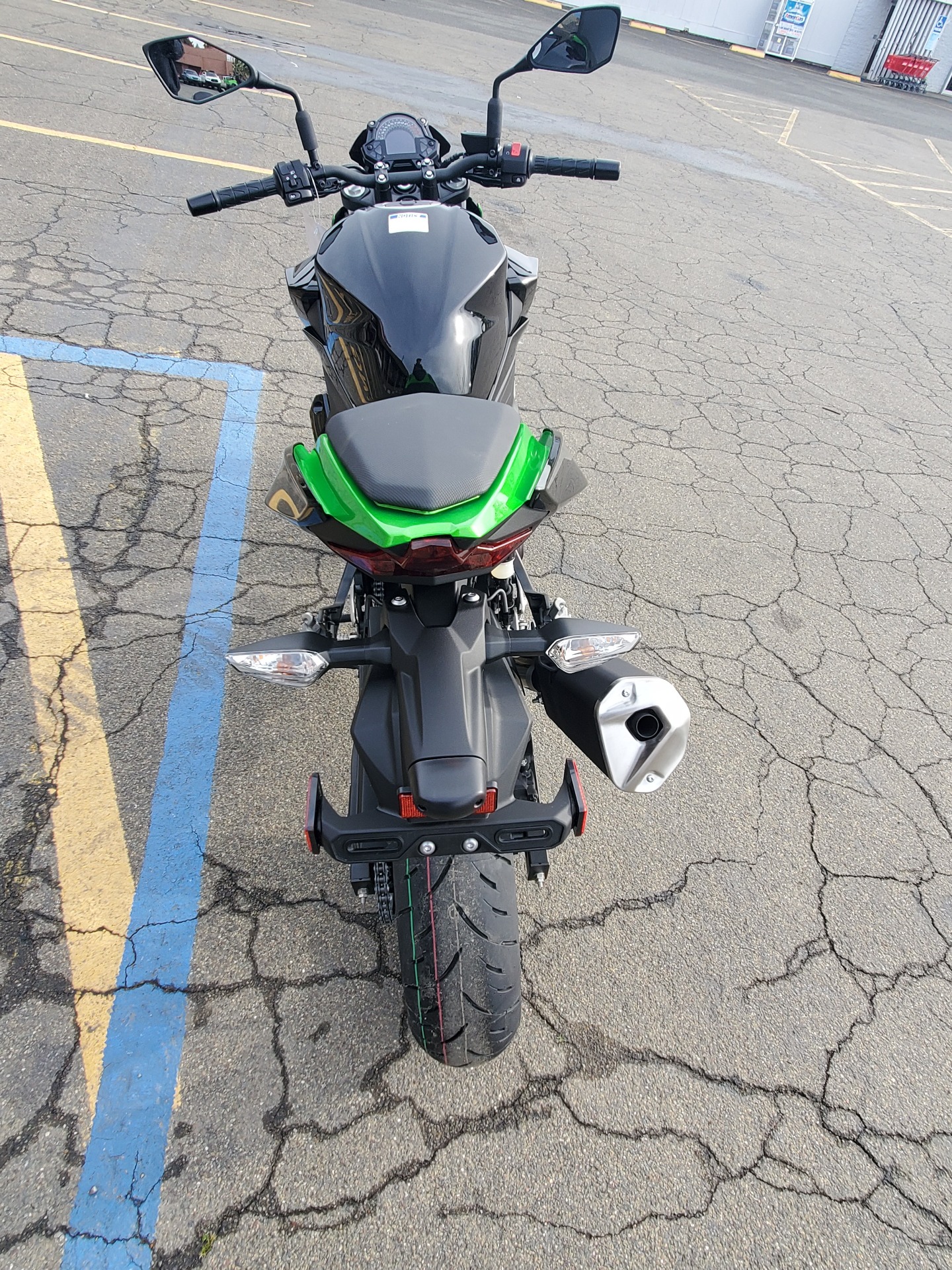 2022 Kawasaki Z400 ABS in Ukiah, California - Photo 6