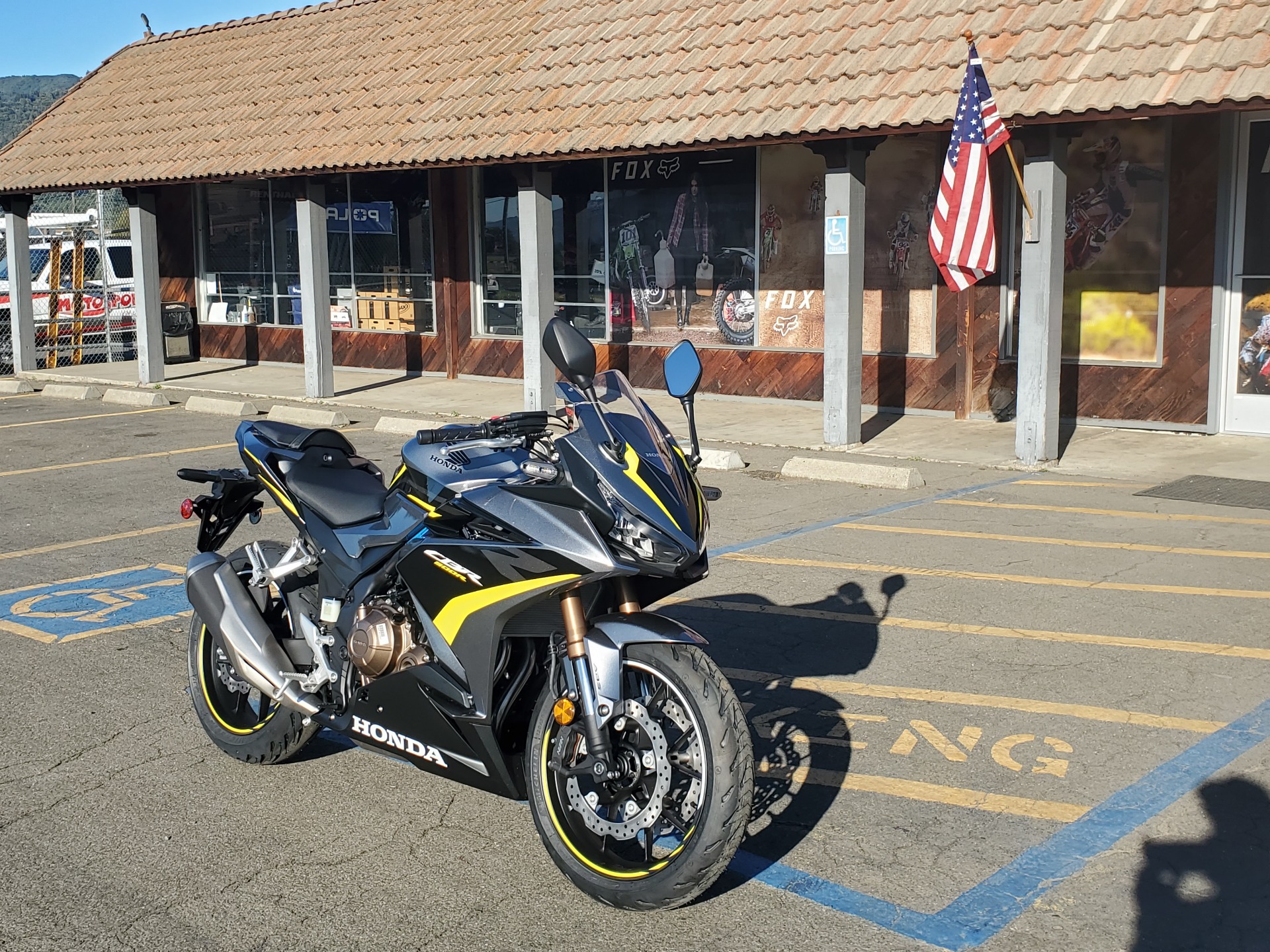 2022 Honda CBR500R ABS in Ukiah, California - Photo 2