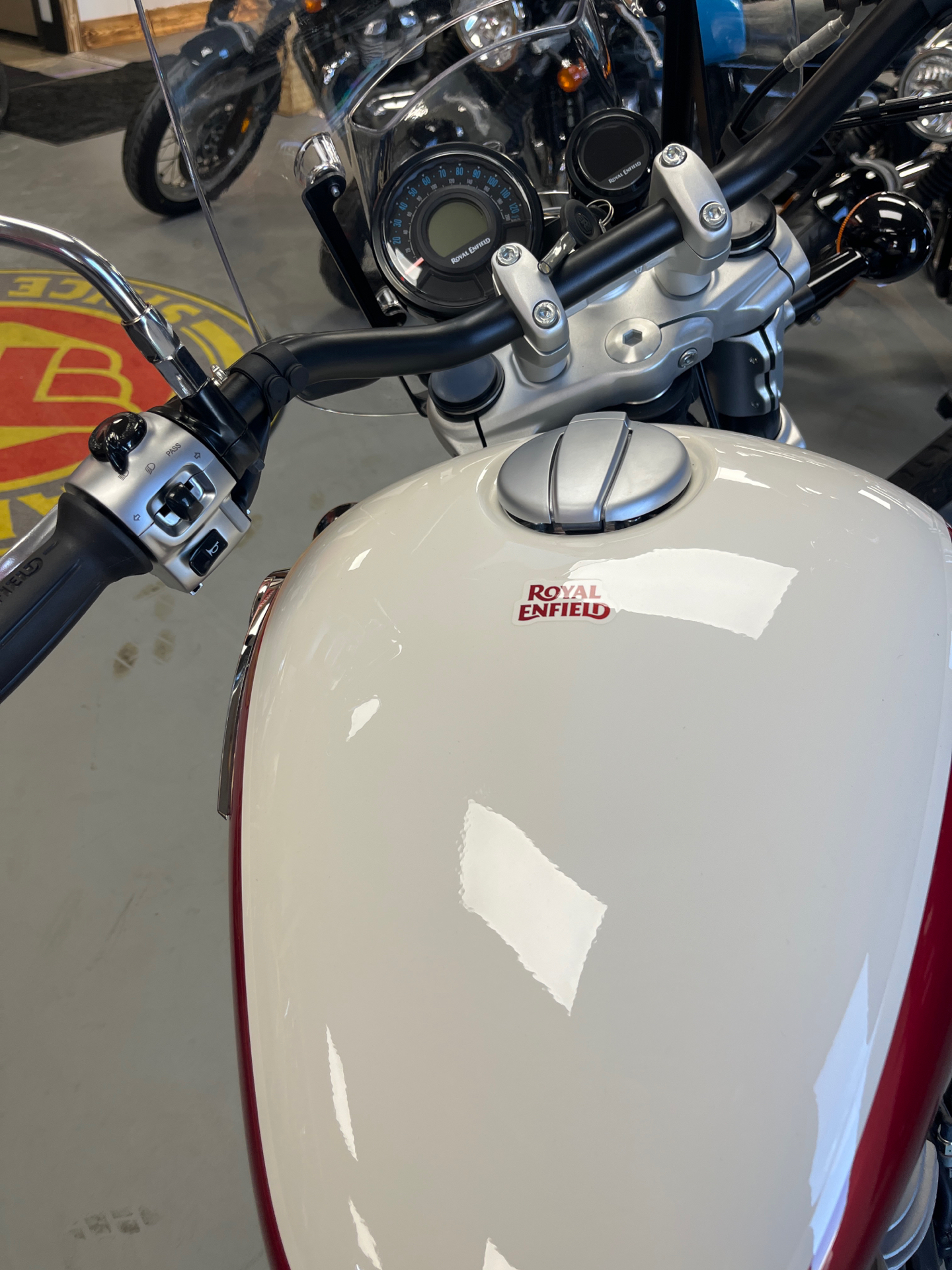 2024 Royal Enfield Super Meteor 650 in Fort Wayne, Indiana - Photo 4