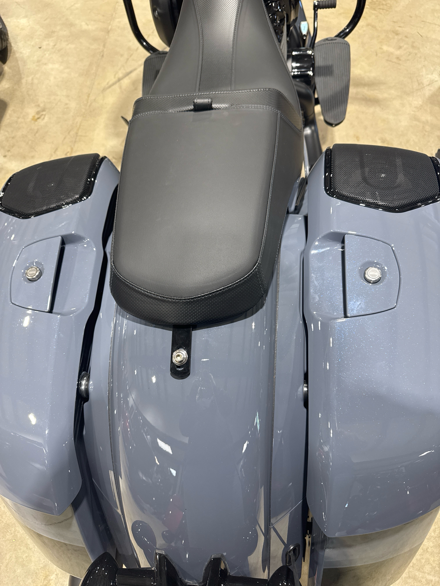 2024 Indian Motorcycle Chieftain® Dark Horse® Icon with PowerBand Audio Package in Fort Wayne, Indiana - Photo 5