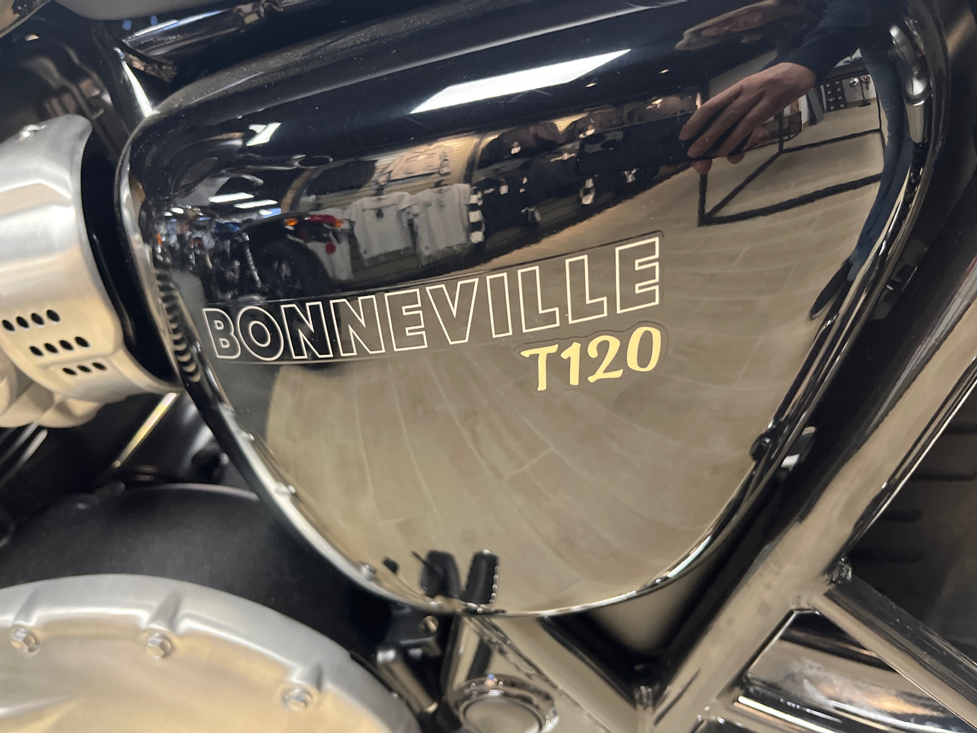 2024 Triumph Bonneville T120 in Fort Wayne, Indiana - Photo 5