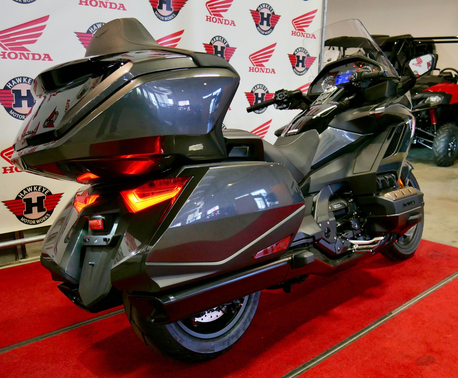 2024 Honda Gold Wing Tour Automatic DCT in Davenport, Iowa - Photo 6