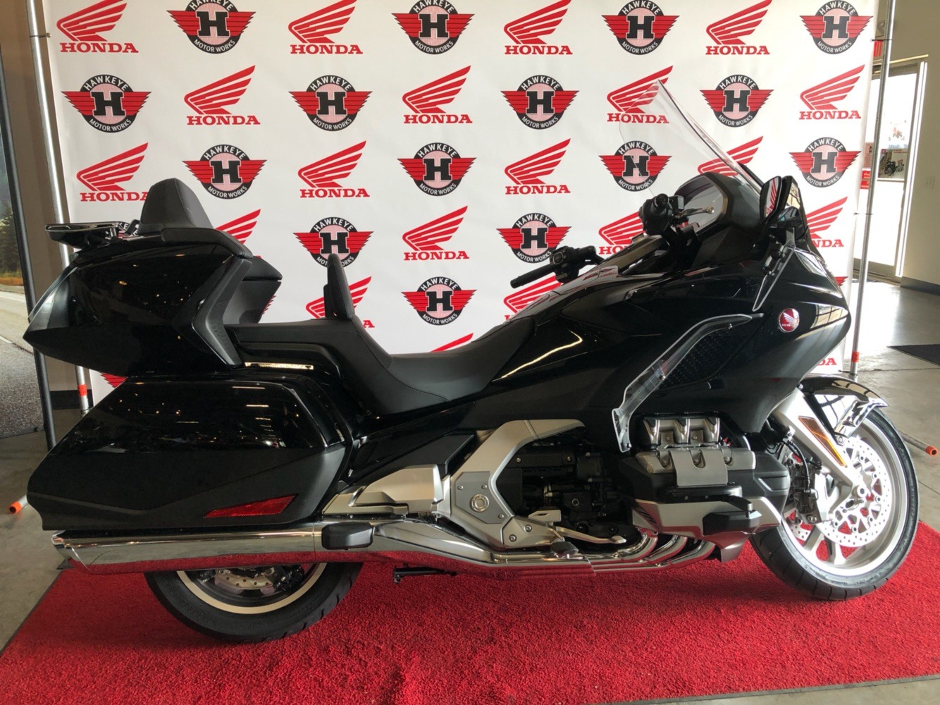 2019 Honda Gold Wing Tour Automatic DCT in Davenport, Iowa - Photo 5