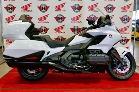 2024 Honda Gold Wing Tour Automatic DCT in Davenport, Iowa - Photo 2
