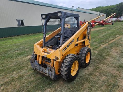 Mustang 2054 in Worthington, Iowa - Photo 1