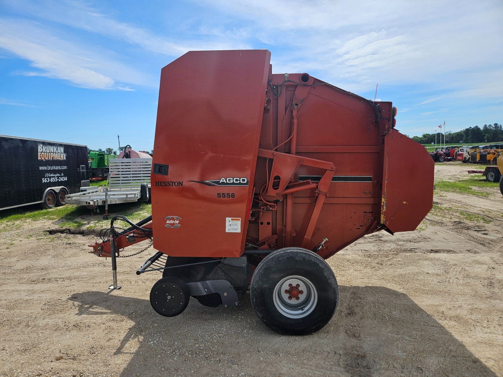 2008 AGCO 5556 in Worthington, Iowa - Photo 2