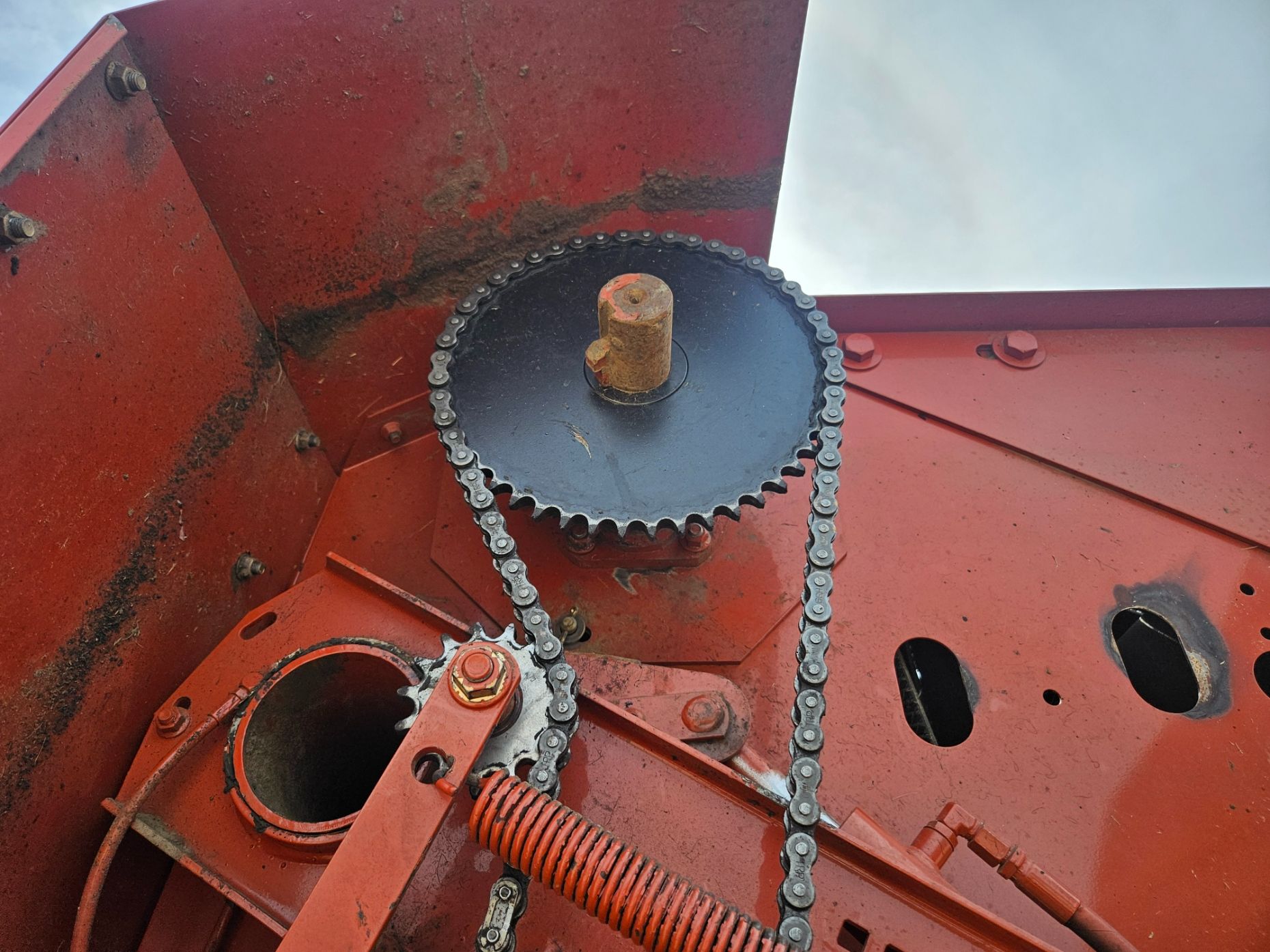 2008 AGCO 5556 in Worthington, Iowa - Photo 11