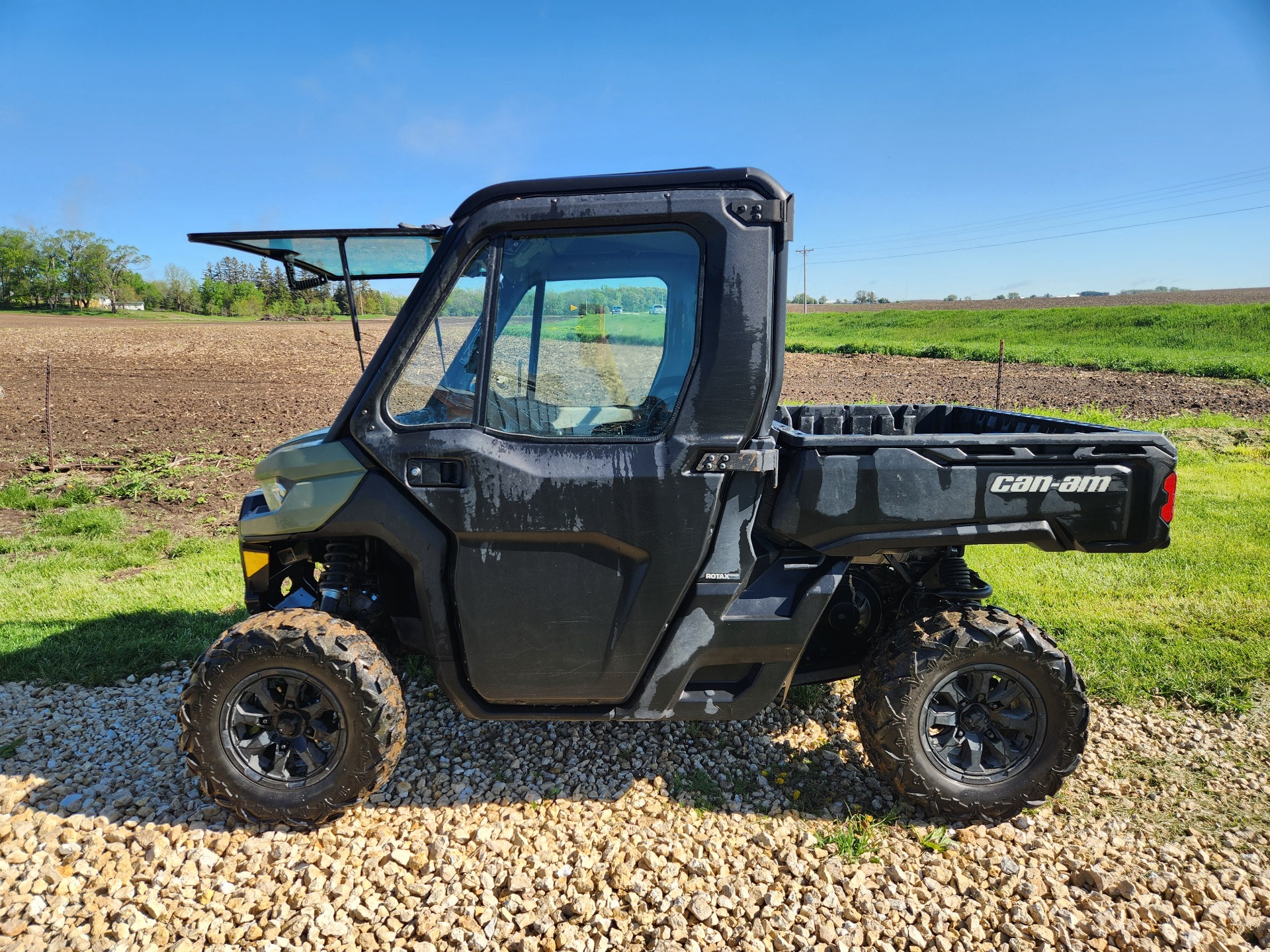 2021 Can-Am Defender DPS CAB HD8 in Worthington, Iowa - Photo 1