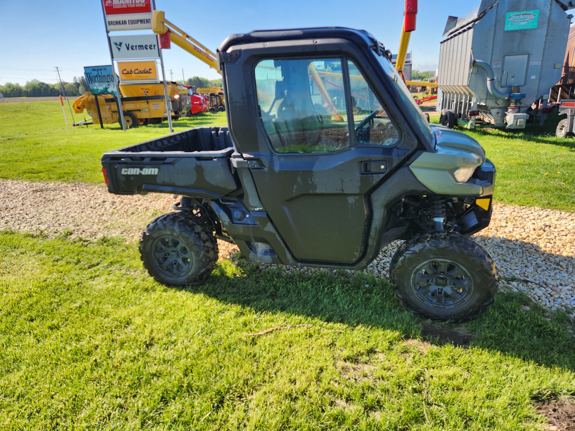 2021 Can-Am Defender DPS CAB HD8 in Worthington, Iowa - Photo 3