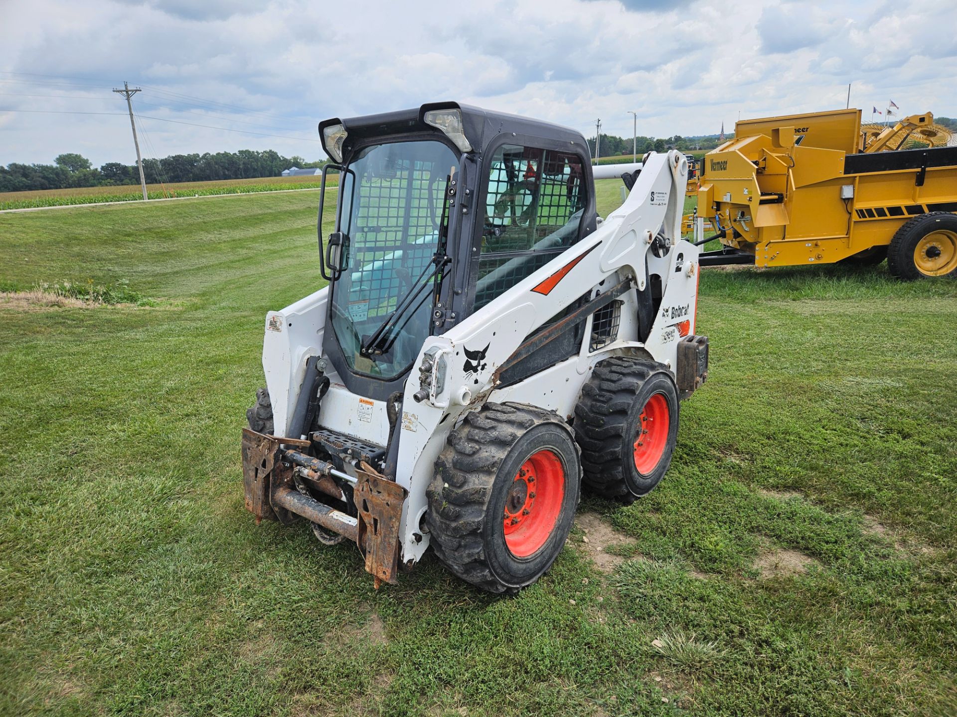 2019 Bobcat S595 in Worthington, Iowa - Photo 1