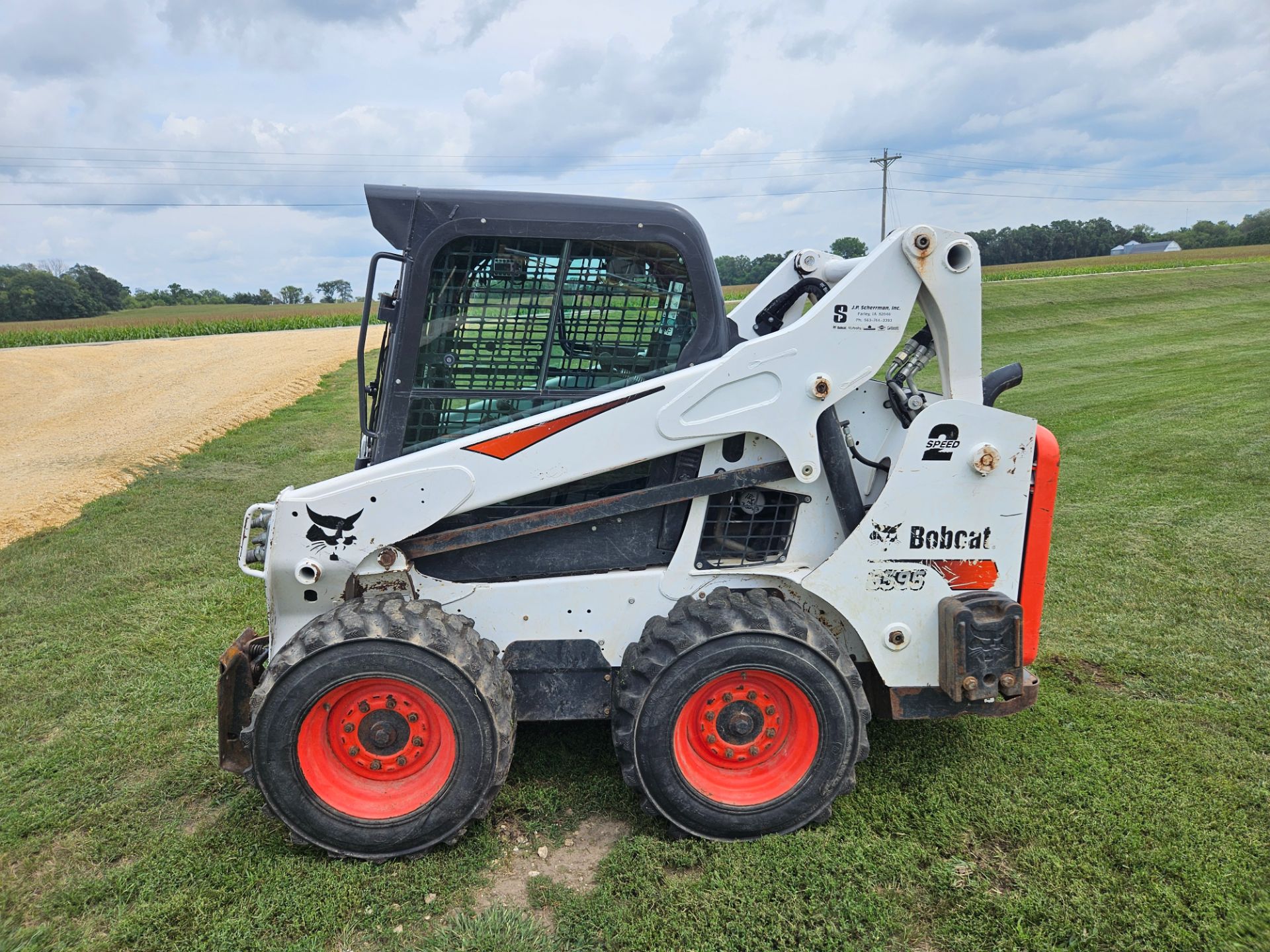 2019 Bobcat S595 in Worthington, Iowa - Photo 2