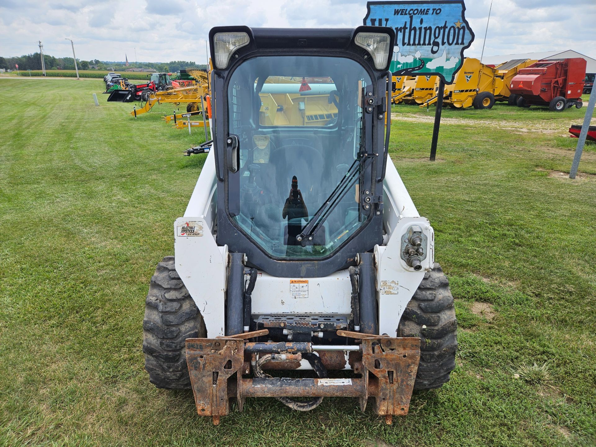 2019 Bobcat S595 in Worthington, Iowa - Photo 5