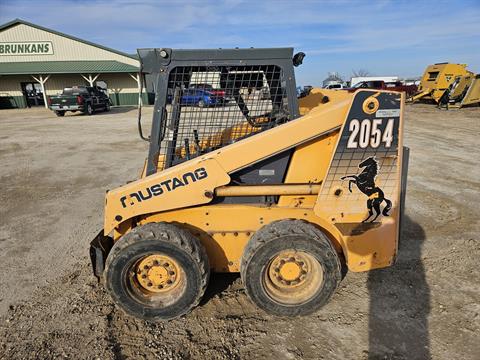 Mustang 2054 in Worthington, Iowa - Photo 2