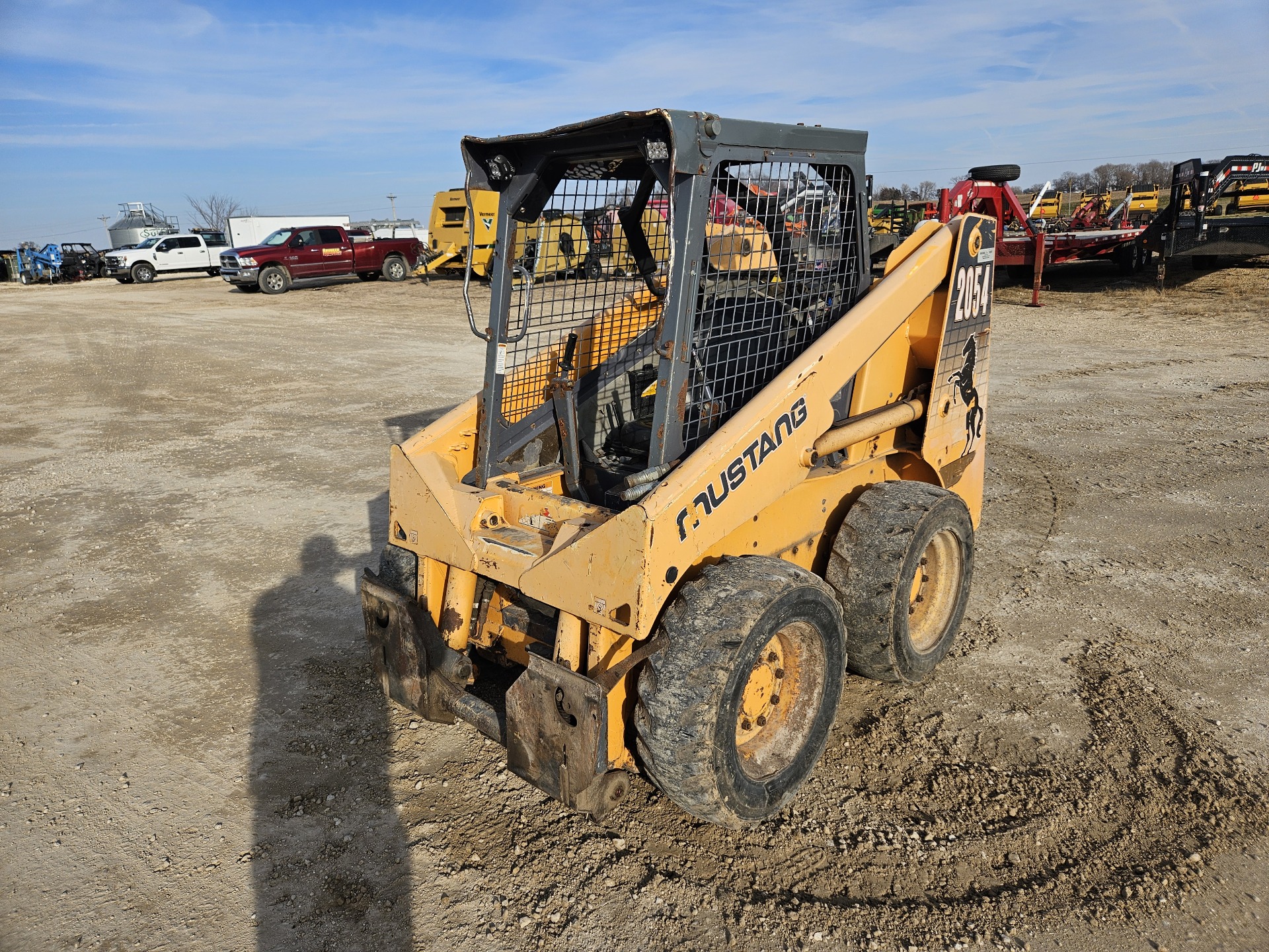 Mustang 2054 in Worthington, Iowa - Photo 1