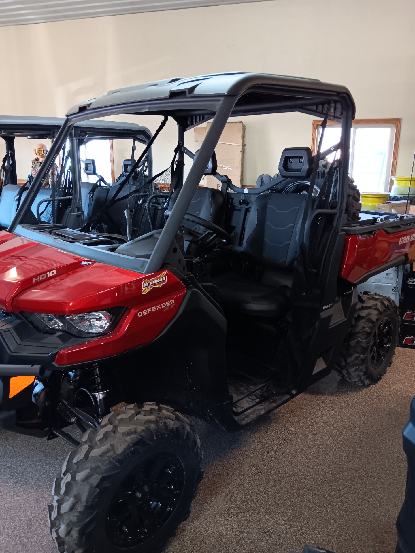 2024 Can-Am Defender XT HD10 in Worthington, Iowa - Photo 2