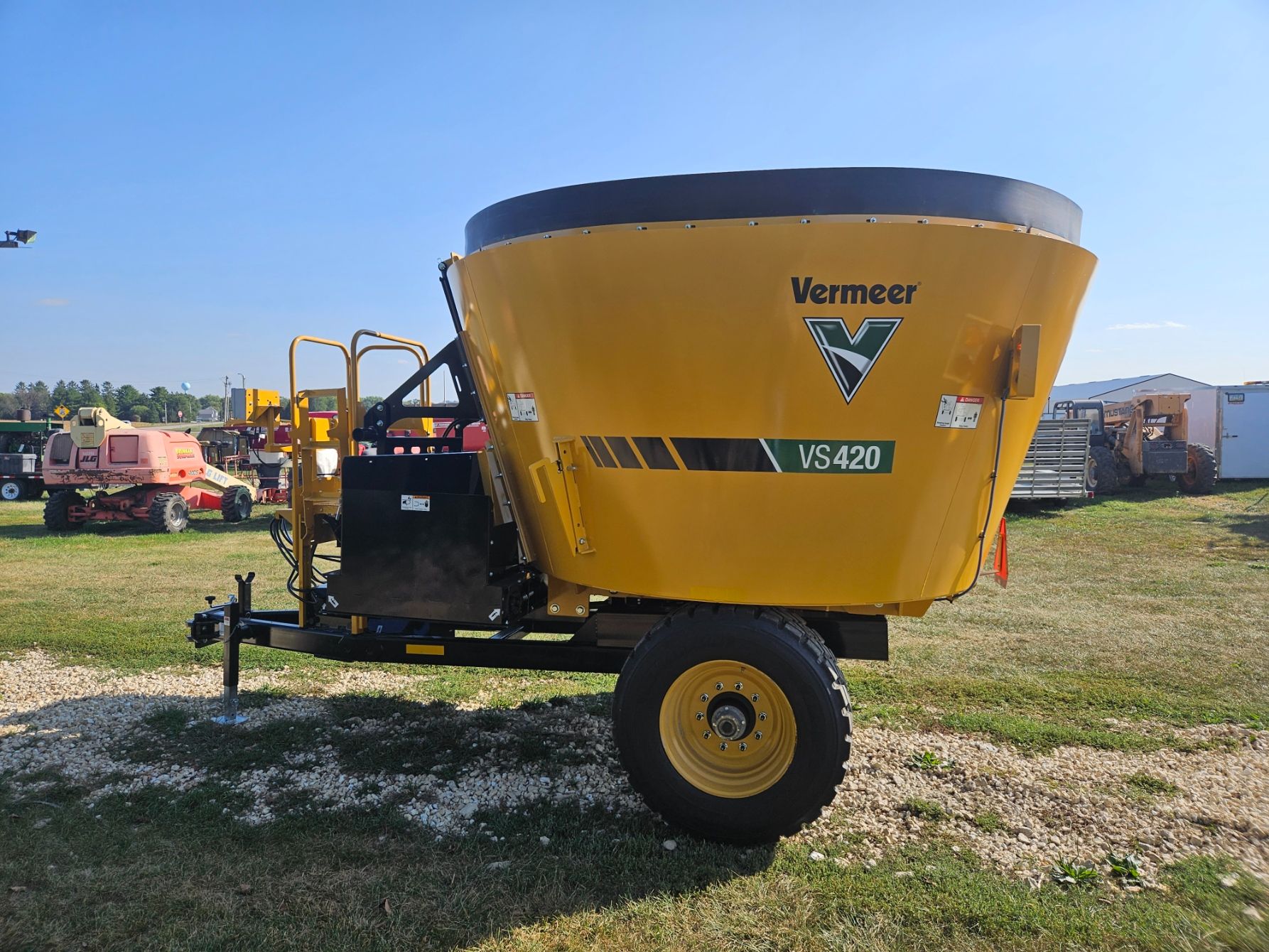 2023 Vermeer VS420 in Worthington, Iowa - Photo 2