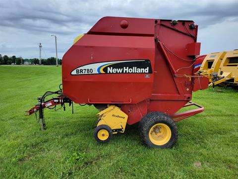 2007 New Holland BR780A in Worthington, Iowa - Photo 3