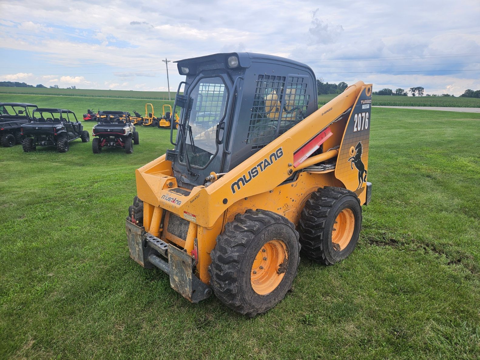 Mustang 2076 in Worthington, Iowa - Photo 1