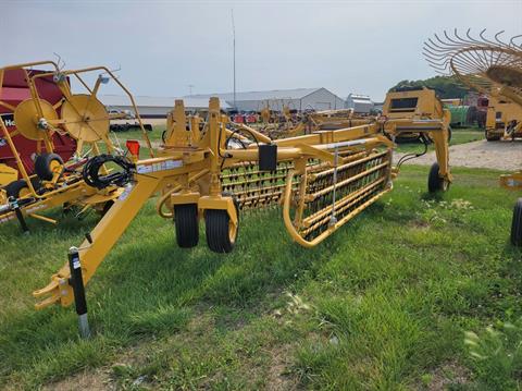 Vermeer R2800 Twinrake in Worthington, Iowa - Photo 1