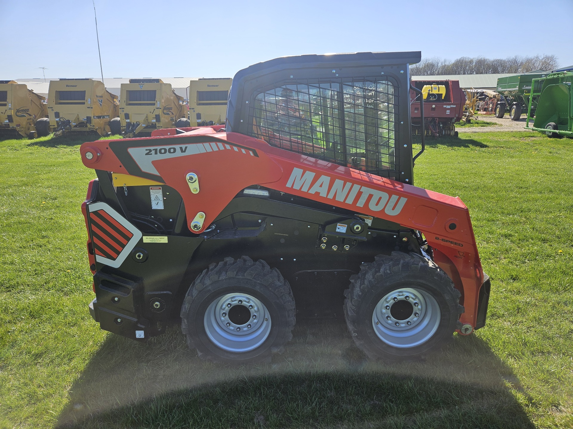 2024 Manitou 2100V in Worthington, Iowa - Photo 4