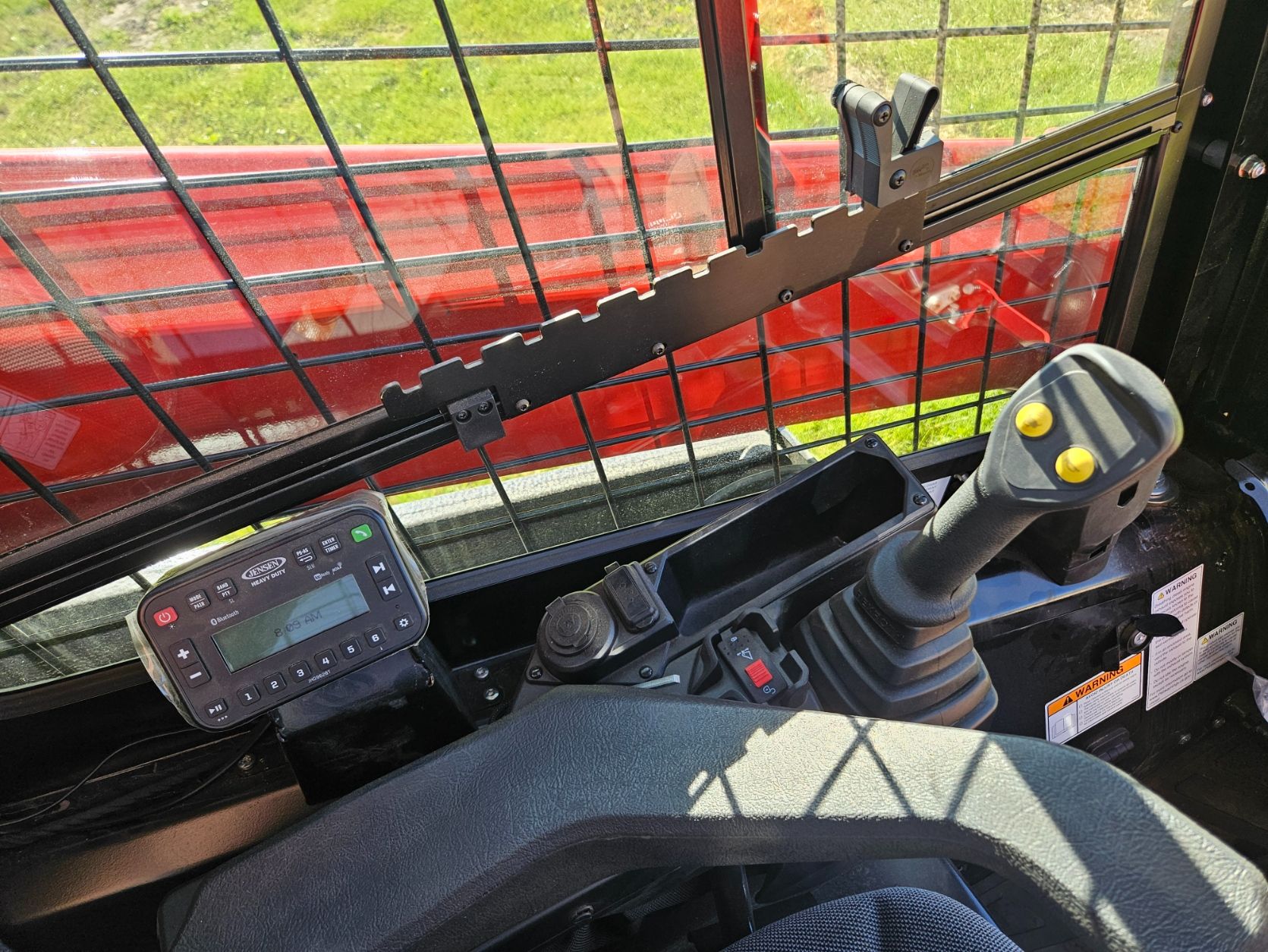 Manitou 2100VT Trackloader in Worthington, Iowa - Photo 10