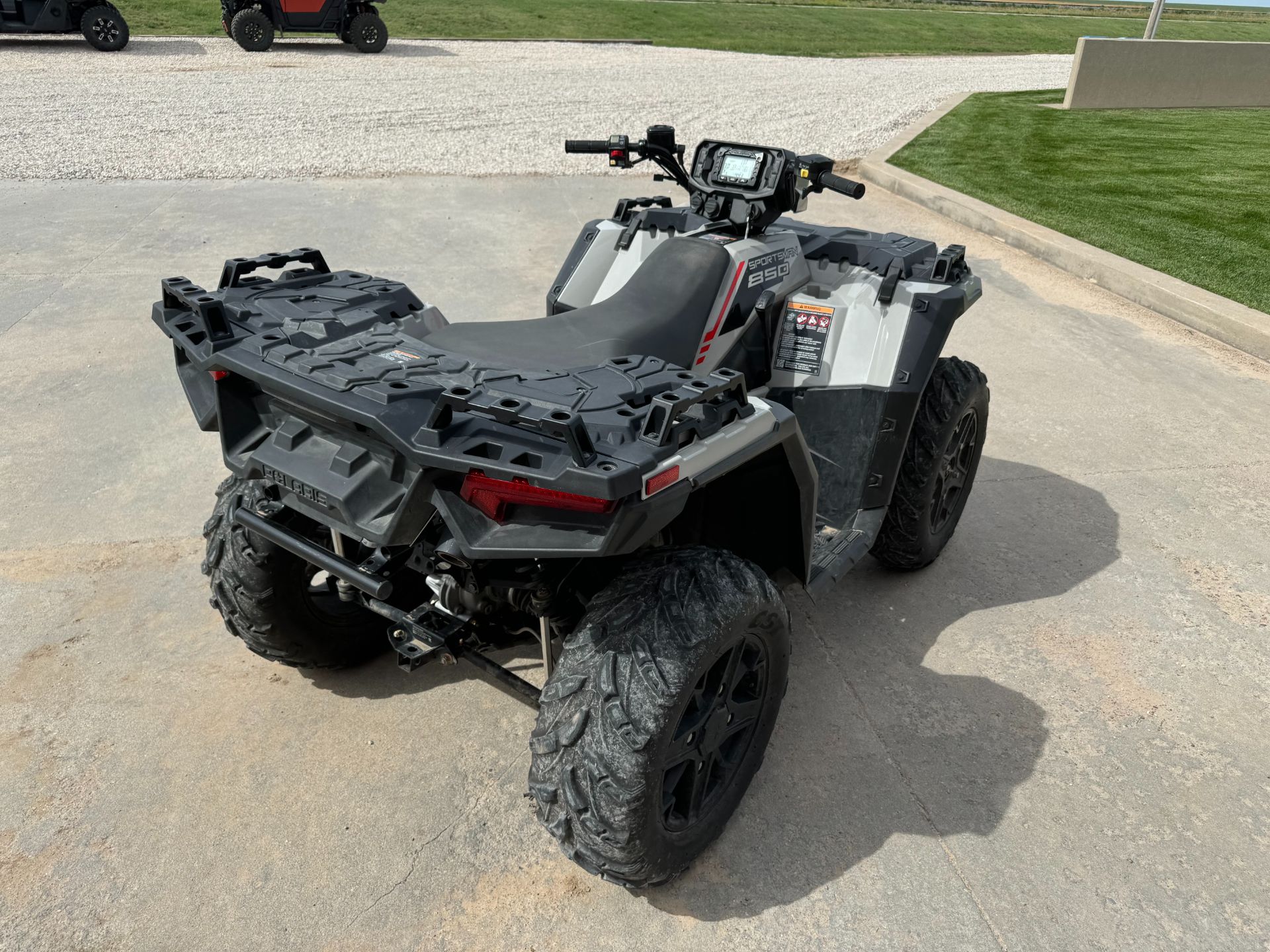 2023 Polaris Sportsman 850 Premium in Montezuma, Kansas - Photo 8