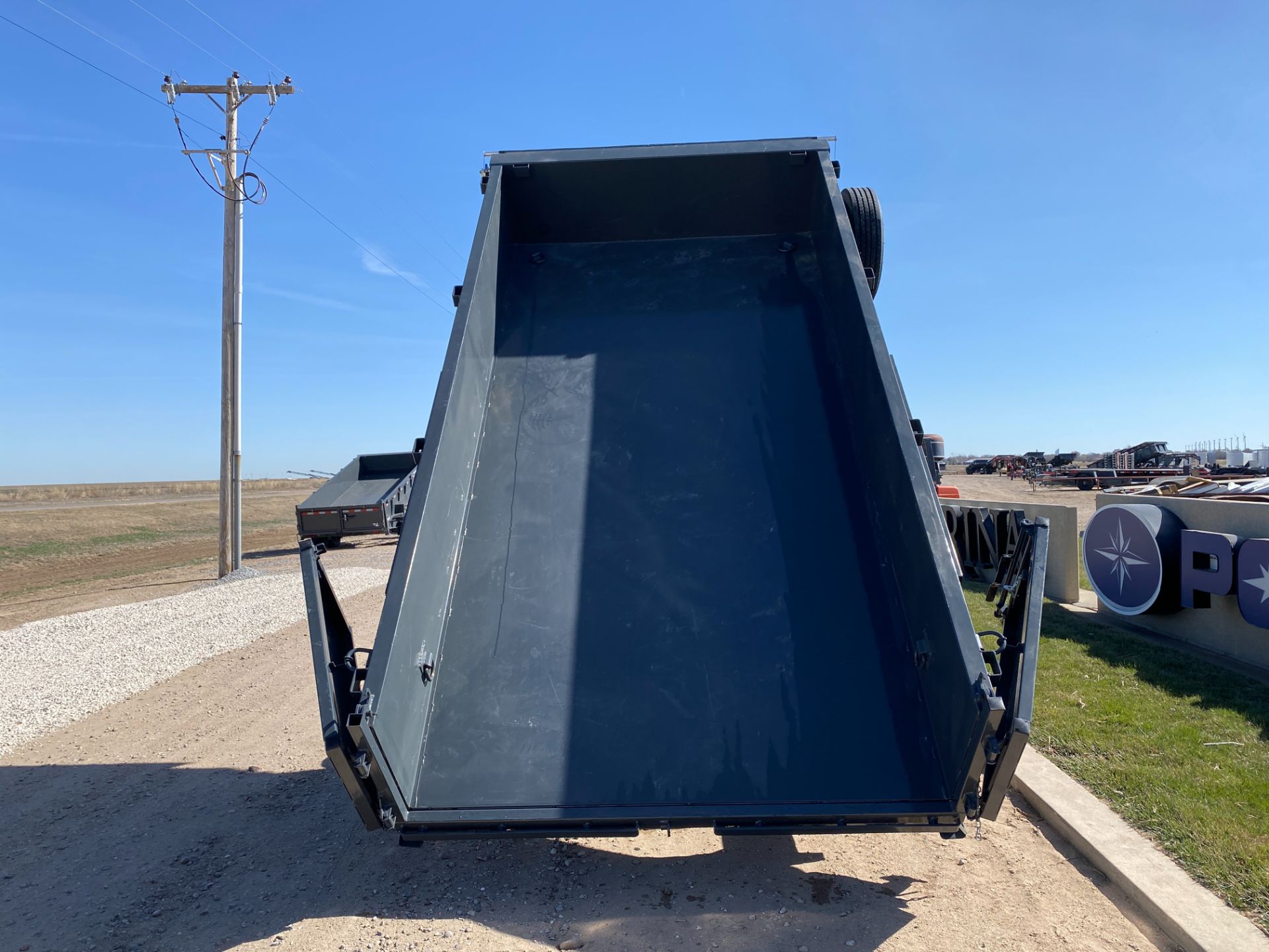 2024 LAMAR 83" X 14' DL - 16K LOW-PRO DUMP in Montezuma, Kansas - Photo 5