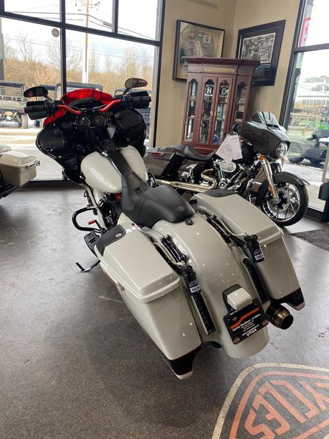 2020 Harley-Davidson CVO™ Road Glide® in New York Mills, New York - Photo 4