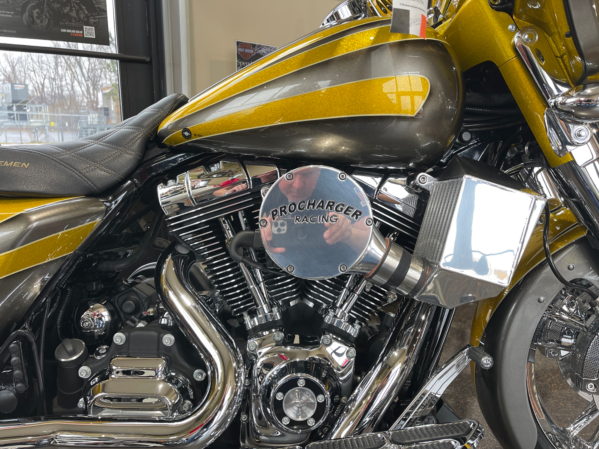 2014 Harley-Davidson Street Glide® Special in New York Mills, New York - Photo 4
