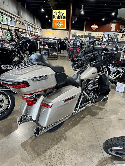 2018 Harley-Davidson Electra Glide® Ultra Classic® in New York Mills, New York - Photo 2