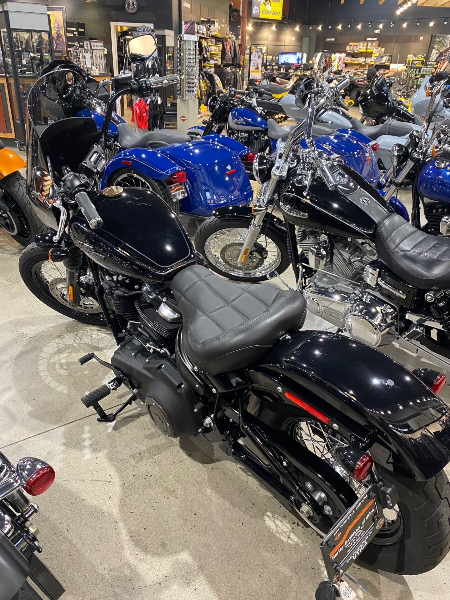 2019 Harley-Davidson Street Bob® in New York Mills, New York - Photo 4