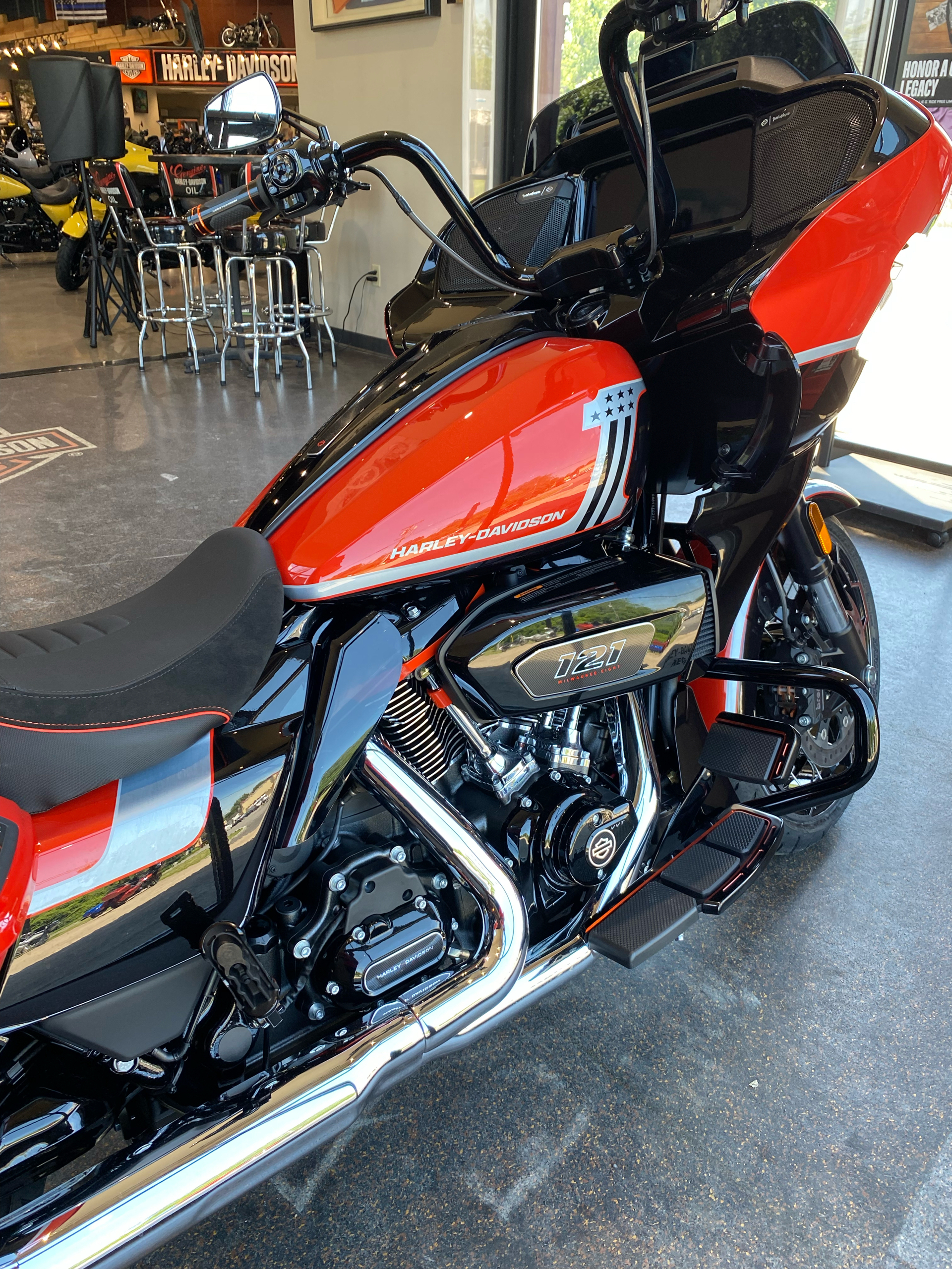 2024 Harley-Davidson CVO™ Road Glide® in New York Mills, New York - Photo 5