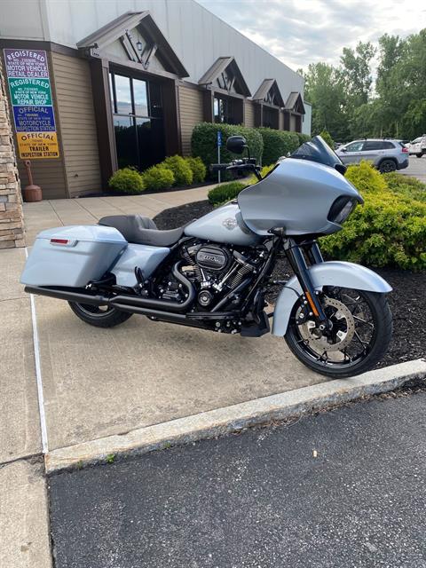 2023 Harley-Davidson Road Glide® Special in New York Mills, New York - Photo 2