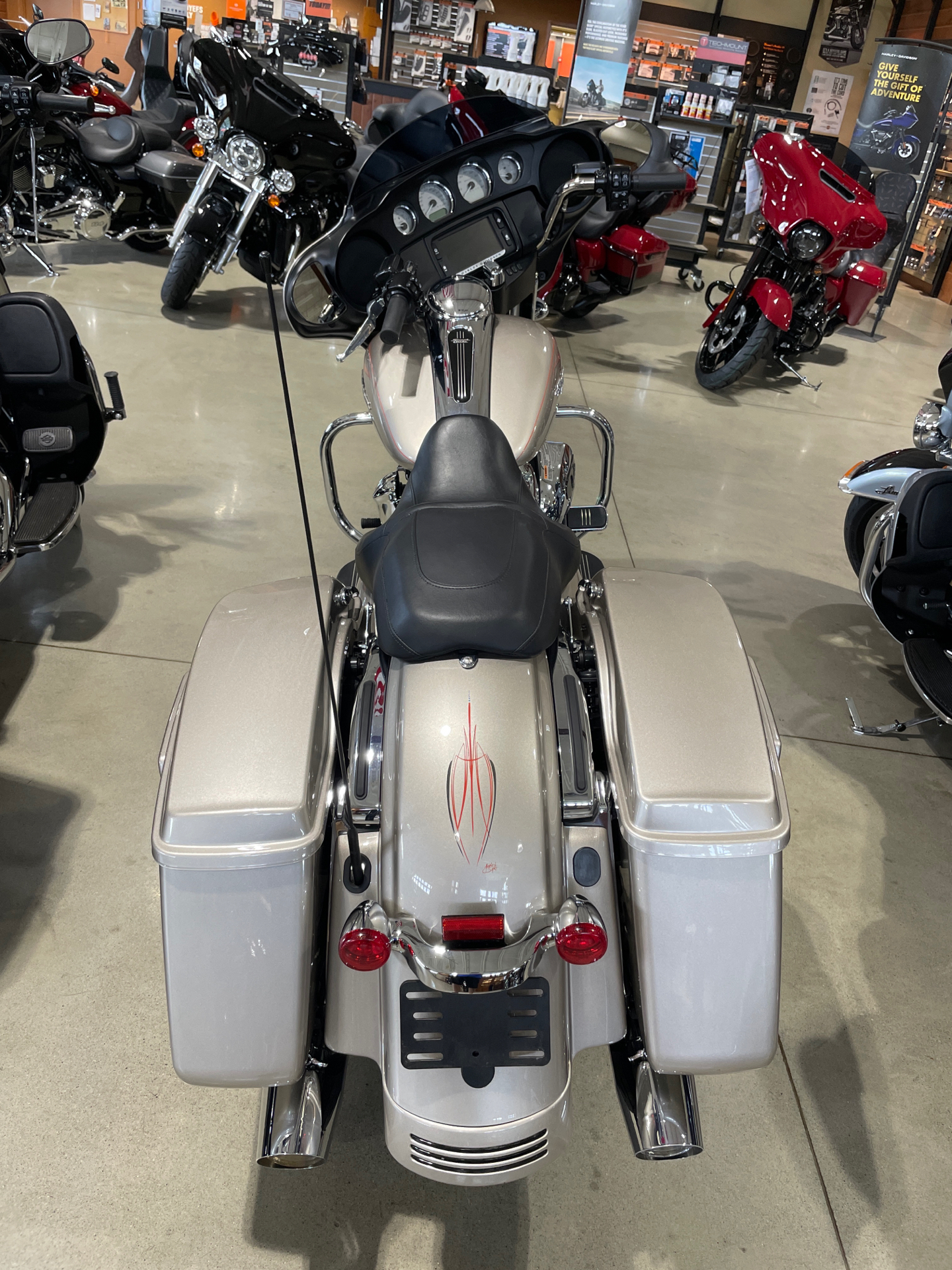 2018 Harley-Davidson Street Glide® in Broadalbin, New York - Photo 4