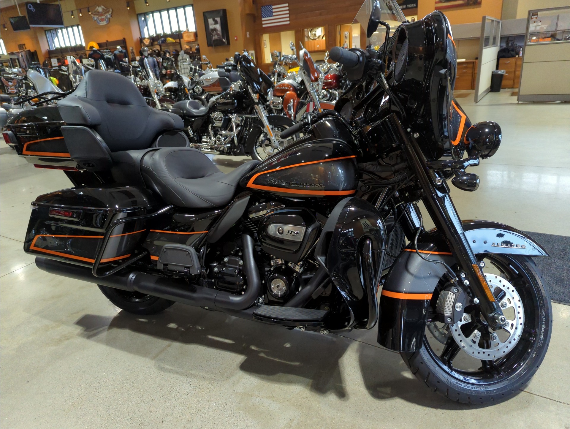 2022 Harley-Davidson Ultra Limited in Broadalbin, New York - Photo 2