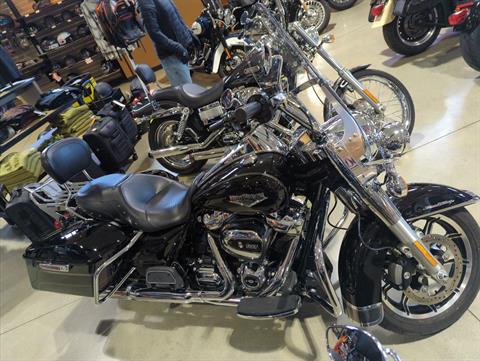 2017 Harley-Davidson Road King® in Broadalbin, New York - Photo 2